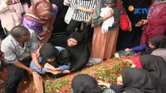 Isak tangis kembali pecah di pemakaman. Bahkan isteri Febrianto sempat pingsan usai korban dimakamkan, sehingga akhirnya dibopong.