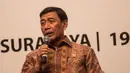 Ketum PBSI, Wiranto, memberikan keterangan saat jumpa pers Djarum Superliga 2017 di Hotel Kempinski, Jakarta, Rabu (11/1/2017). Tahun ini Djarum Superliga akan berlangsung pada 19-26 Februari di GOR DBL Arena. (Bola.com/Vitalis Yogi Trisna)