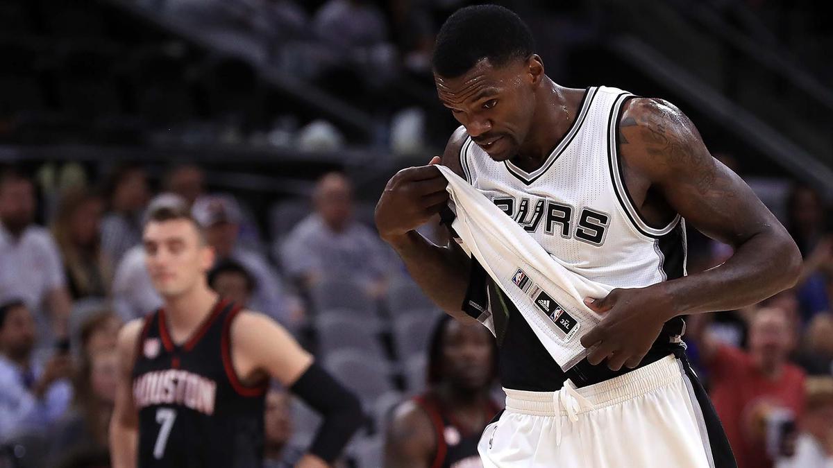 Berita Video: Move of the Night - Dewayne Dedmon - NBA Bola.com