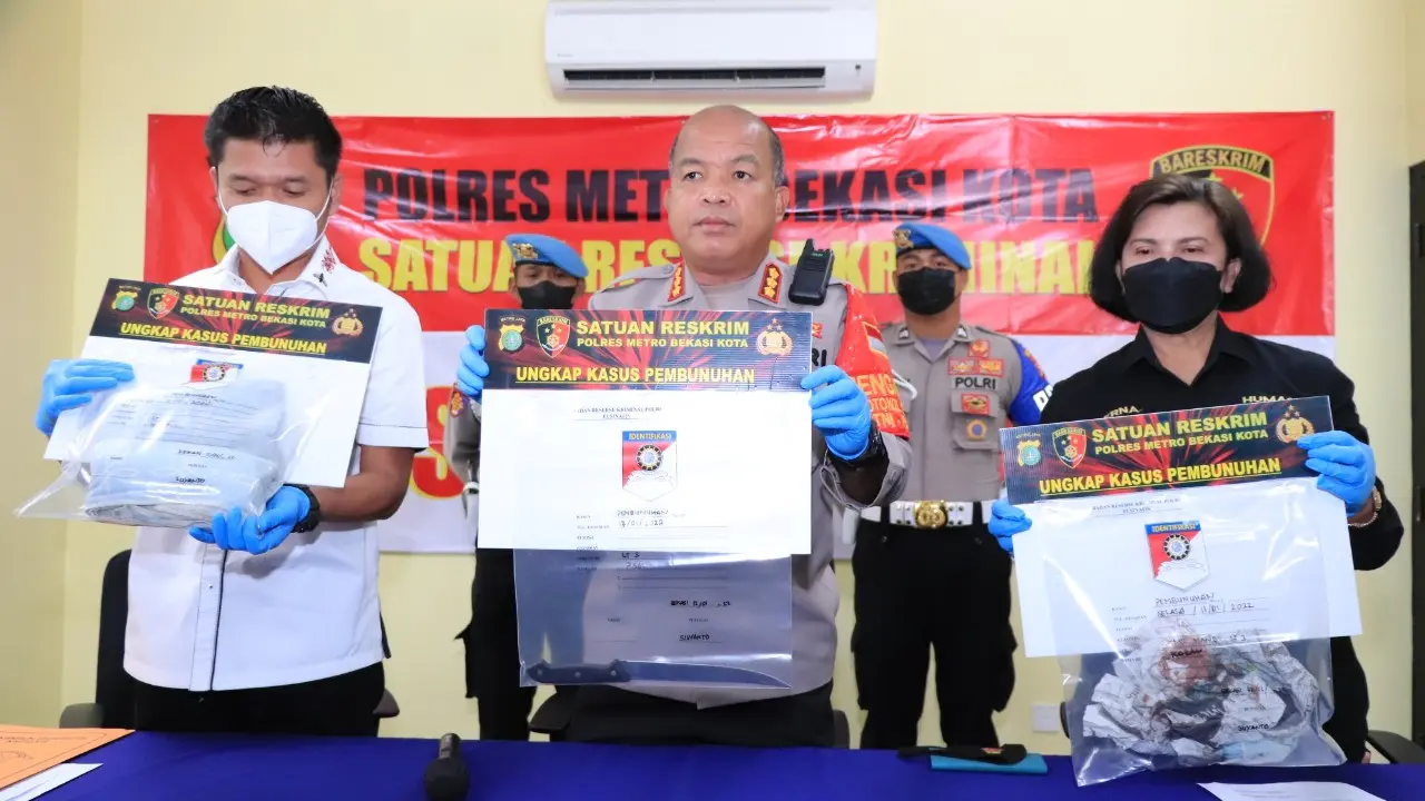 Barang bukti kasus pembunuhan di Bekasi