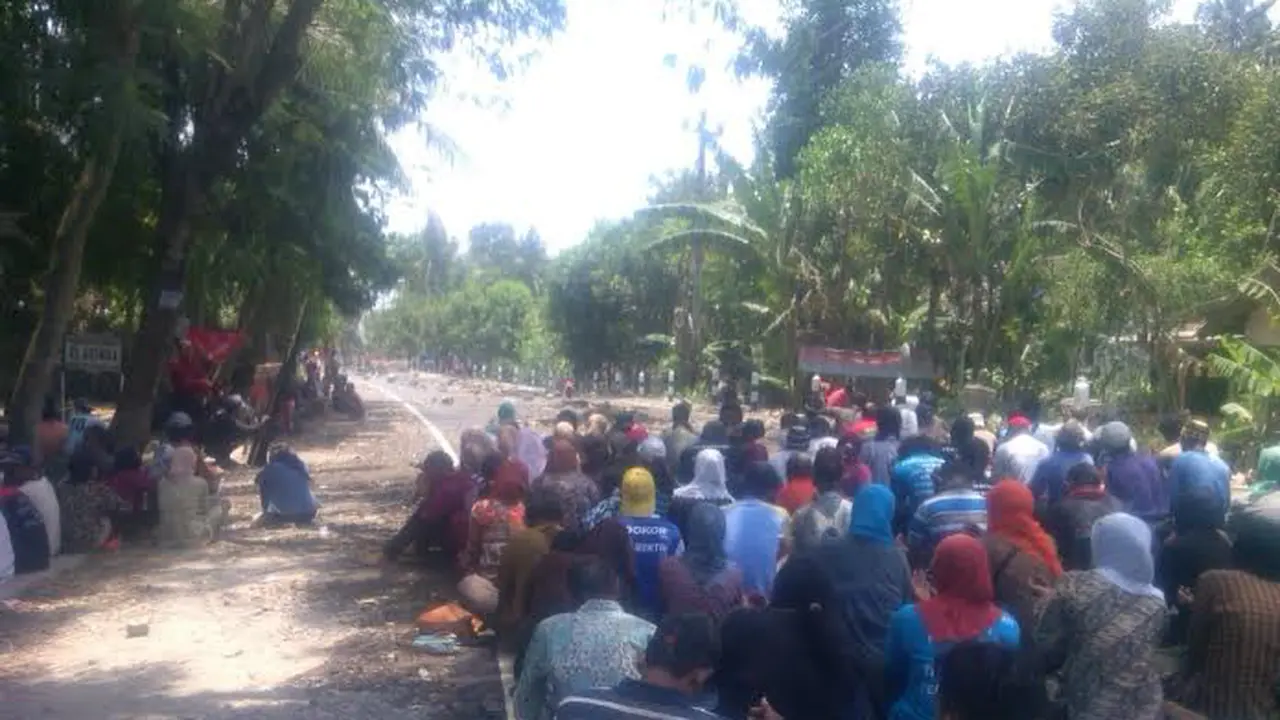 warga demo