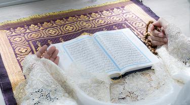 Wow 28+ Gambar Kartun Orang Baca Al Quran - Gani Gambar