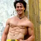 Tiger Shroff dan Aamir Khan tinggal dalam satu gedung.