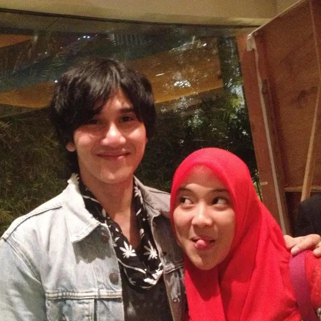 6 Potret Transformasi Kebersamaan Vino G. Bastian dan Selebgram Syanindita Trasysty