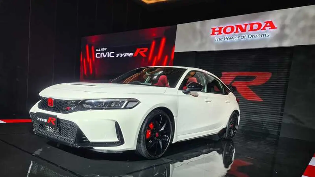 Honda Civic Type R Sabet Gelar Hot Hatch of The Year 2025 (ist)
