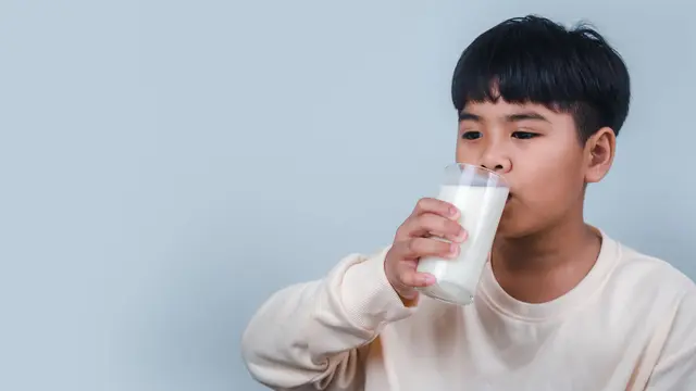 Apakah Boleh Habis Minum Obat Minum Susu