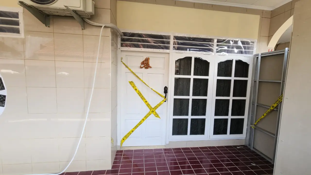 Rumah di Jalan Mirah Delima Raya, Sumur Batu Kemayoran, Jakarta Pusat dijadikan tempat lokasi aborsi ilegal. (Merdeka/Bachtiarudin Alam)