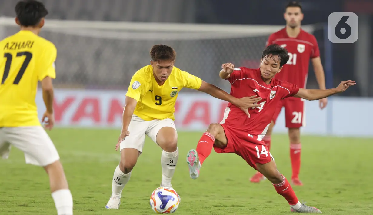 Babak pertama ditutup dengan keunggulan Timnas Indonesia U-23 atas Brunei Darussalam dengan skor 7-0. (Liputan6.com/Helmi Fithriansyah)