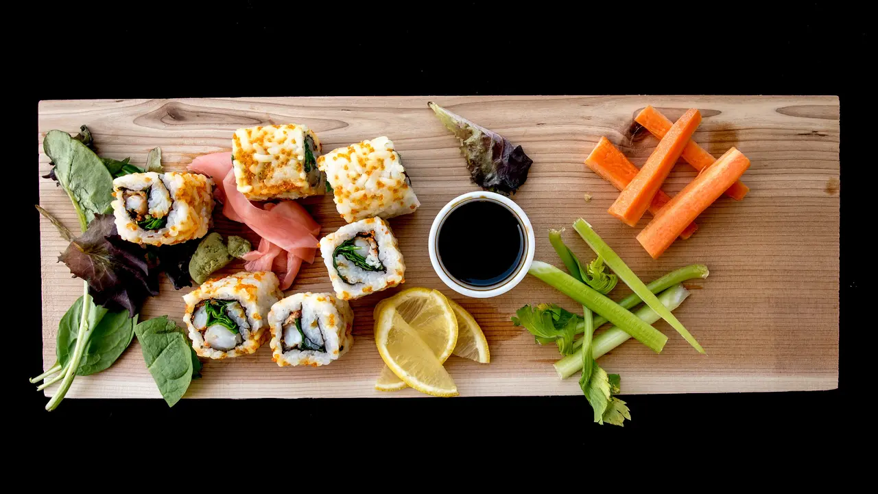 Contoh ilustrasi sushi