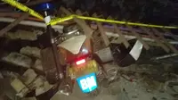Hujan Lebat, Tembok Polda Metro Jaya Ambruk Timpa 11 Motor