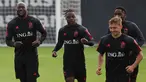 (Dari kiri) Pemain Belgia #09 Romelu Lukaku, #25 Jeremy Doku dan Orel Mangala menghadiri sesi latihan sebagai bagian dari persiapan timnas untuk pertandingan kualifikasi Euro 2024, di pusat pelatihan Royal Belgian Football Association's di Tubize, Rabu (11/10/2023). (VIRGINIE LEFOUR / Belga / AFP)