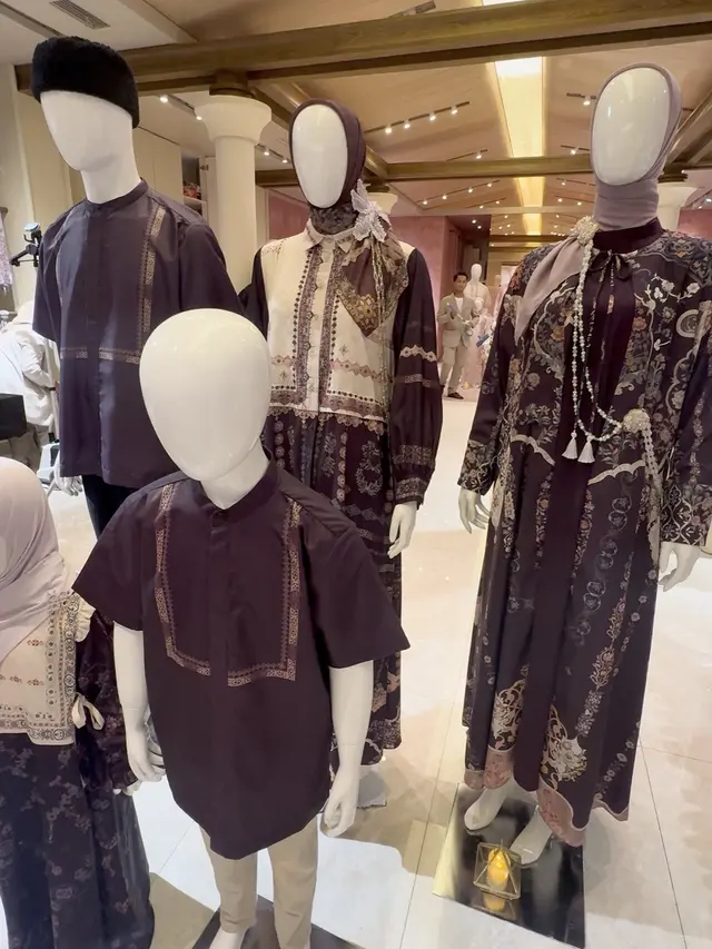 Ria Miranda Luncurkan Koleksi Raya 2026 warna plump. [Anisha/Fimela]