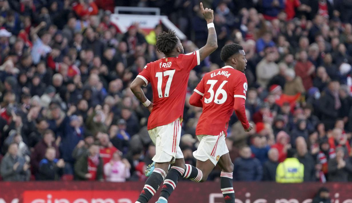 Tak butuh waktu lama bagi Setan Merah untuk menyamakan kedudukan. Tiga menit berselang, Fred berhasil mencetak gol melalui tembakan kaki kirinya. Skor pun akhirnya berubah menjadi 1-1. (AP/Jon Super)