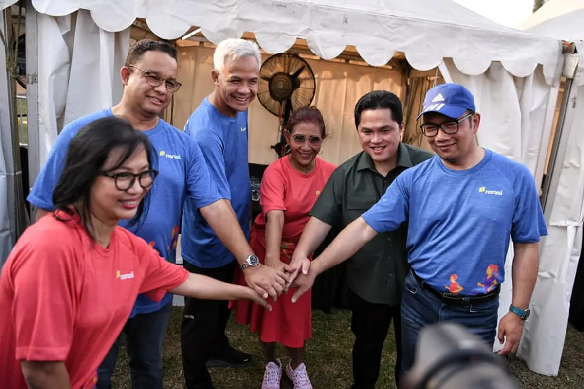 Susi Pudjiastusi dan Anies Baswedan Lomba 17 Agustusan