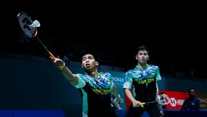 Ganda putra Indonesia Sabar Karyaman Gutama/Moh Reza Pahlevi Isfahani menang atas rekannya Raymond Indra/Nikolaus Joaquin pada babak 32 besar Malaysia Open 2026 di Stadium Axiata Arena, Rabu (7/1). (foto: PBSI)