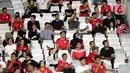 Gema suara "Indonesia... Indonesia...," sesekali masih terdengar dari tribun penonton. Tapi suara itu ringkas. Lalu pelan-pelan muncul lagi. Tak terlihat antusiasme atau koreografi heboh. (Liputan6.com/Helmi Fithriansyah)