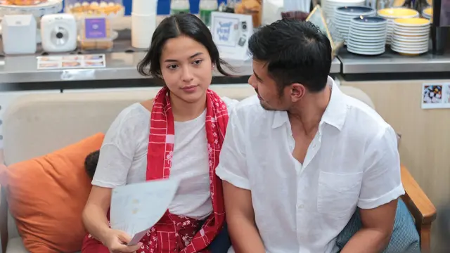 [Bintang] Chicco Jerikho dan Putri Marino