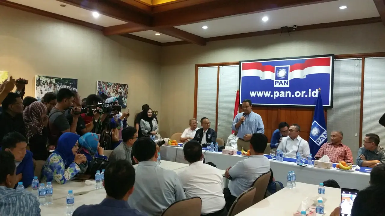 Partai Amanat Nasional (PAN) menggelar evaluasi Pilkada DKI 2017 bersama Anies Baswedan-Sandiaga Uno.