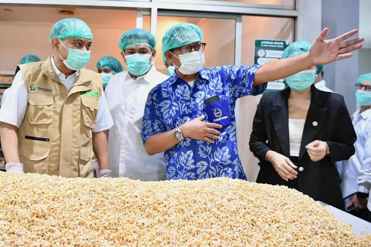 Menkop Budi Arie meninjau Rumah Tempe Indonesia dan Koperasi Produsen Tempe Tahu Indonesia (Kopti) Bogor, Rabu (15/1/2025).