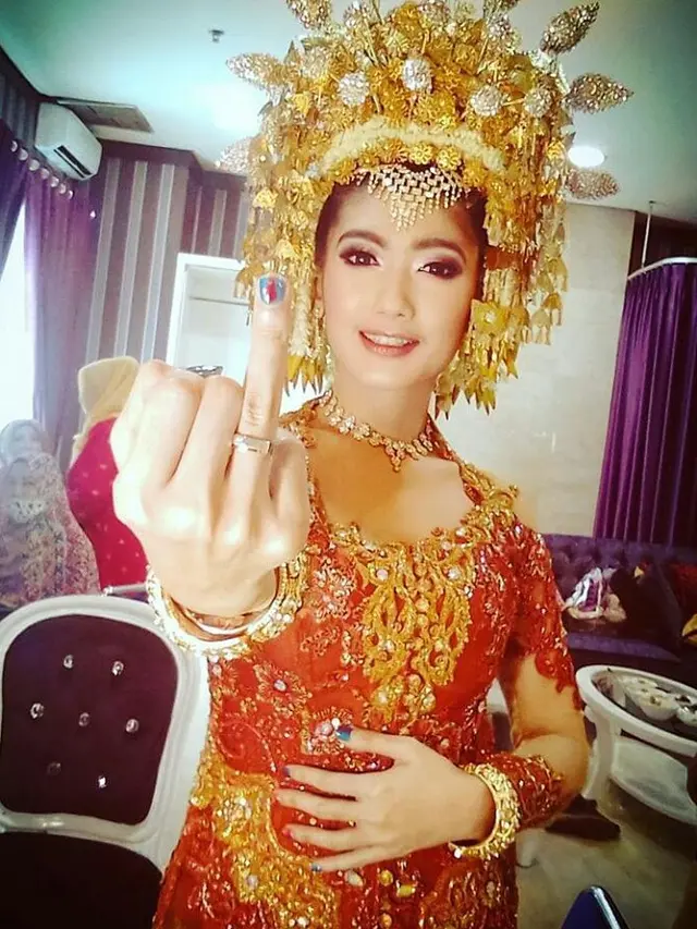 [Bintang] Revi Mariska