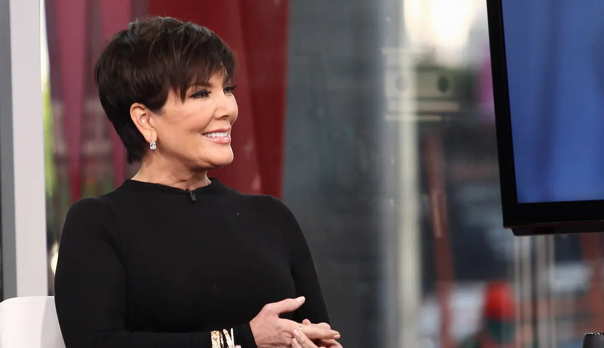 Kris Jenner, momager dari seluruh keluarga Kardashian tengah mengalami nasib buruk yang telah menimpa dirinya. Kris baru saja mengalami kecelakaan mobil  pada Rabu (3/8/16) siang waktu setempat. (AFP/Bintang.com)