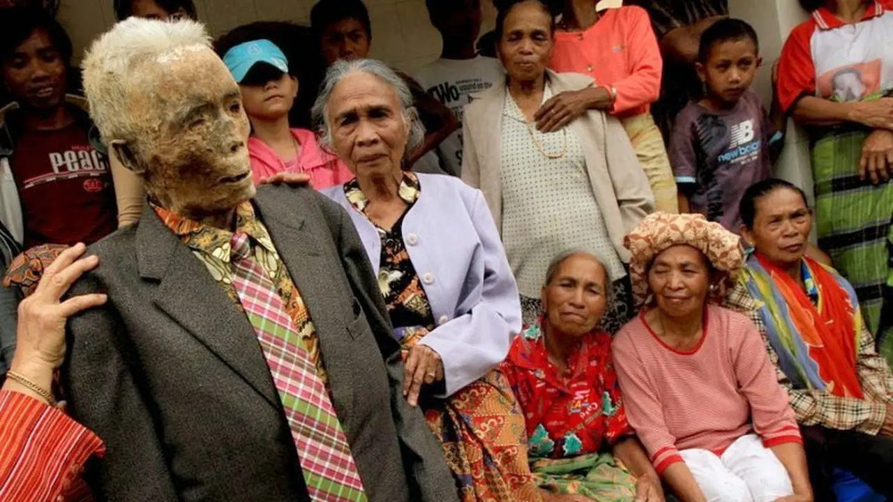 3 Ritual Penguburan Aneh Tana Toraja, Sulawesi Selatan