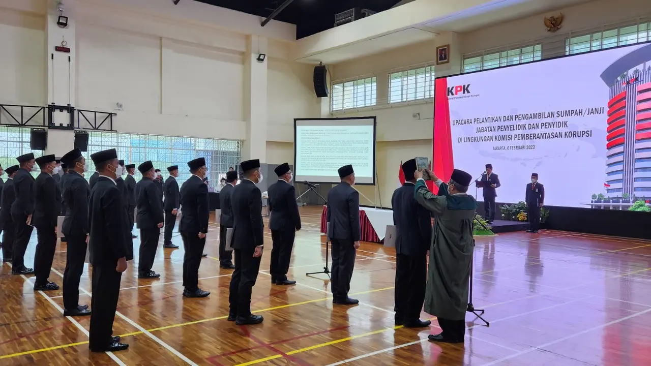 Pelantikan terhadap 21 penyidik dan penyelidik KPK, Senin (6/2/2023). (Dokumentasi KPK)