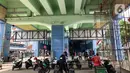 Suasana di sekitar Stasiun Juanda, Jakarta, Senin (9/3/2020). Penataan Stasiun Juanda, Stasiun Tanah Abang, Stasiun Senen, dan Stasiun Sudirman merupakan bagian kerja sama PT MRT dengan PT KAI. (Liputan6.com/Immanuel Antonius)