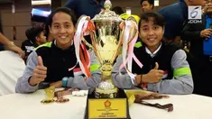 Siapa sangka, jika perjuangan atlet sepak takraw, Lena dan Leni dimulai dari menjadi seorang pemulung?