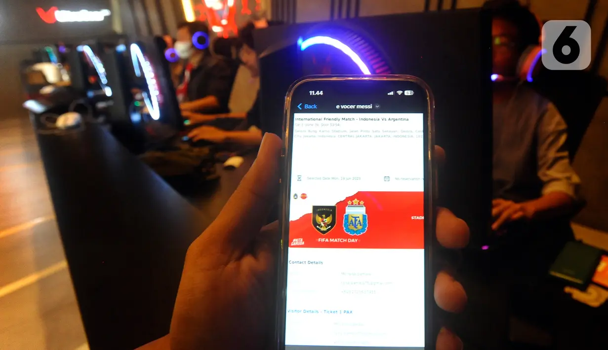 Erick Thohir menjelaskan bahwa PSSI hanya membuka kuota penjualan sebanyak 60 ribu tiket untuk umum, sedangkan sisanya dialokasikan untuk sponsor, baik dari perusahaan swasta, media televisi, maupun BUMN. (merdeka.com/Arie Basuki)