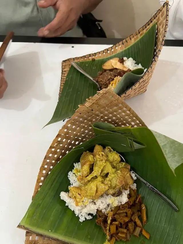 Rekomendasi Tempat Makan Ayam Lodho di Tulungagung