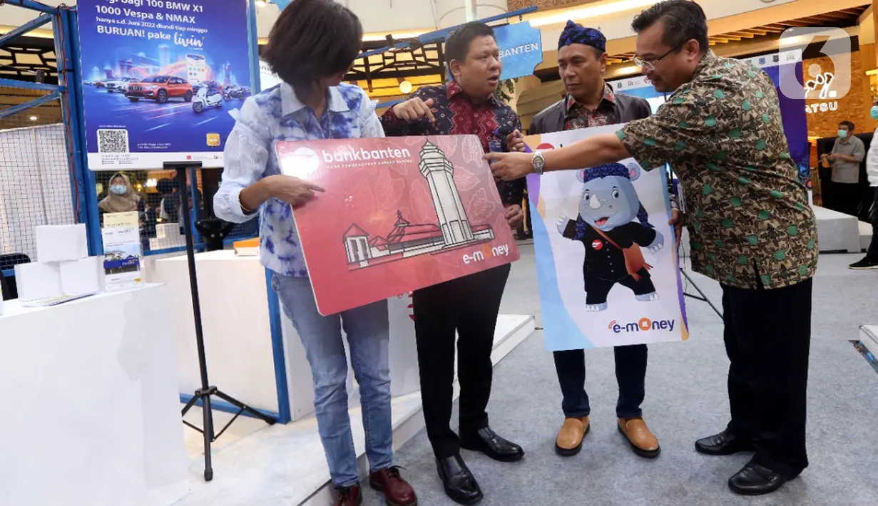 Bank Mandiri bersama Bank Banten terus memperkuat sinergi melalui kerjasama co-branding dan top up Application Programming Interface (API) kartu Mandiri e-Money untuk memperkuat inklusi keuangan di tanah air, sekaligus melengkapi layanan bagi masyarakat. (Liputan6.com/HO/Rizki)