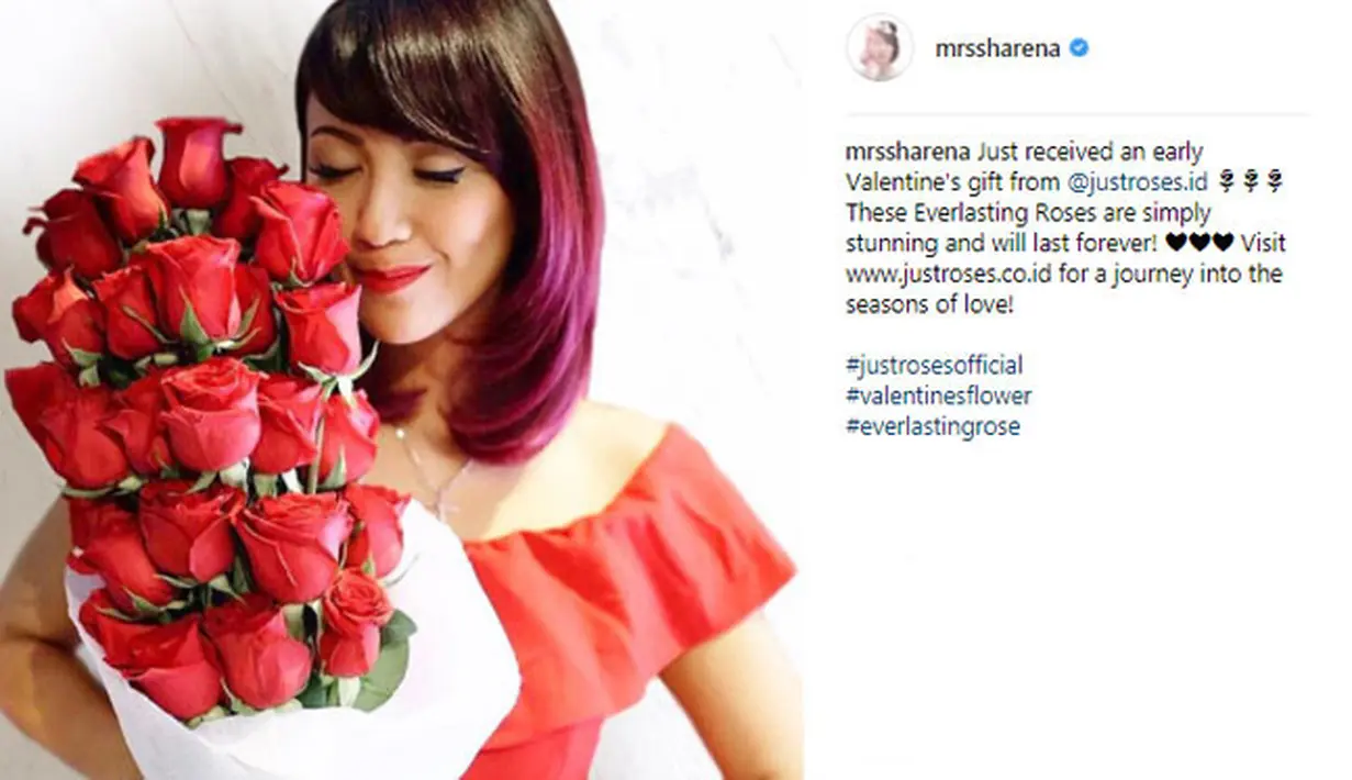 Sharena Delon kerap merubah warna rambutnya dengan warna-warna yang terang. Dengan pemilihan warna tersebut, penampilan Sharena semakin terlihat muda. (instagram.com/mrssharena)