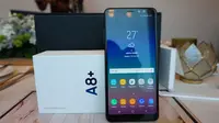 Tampilan depan Samsung Galaxy A8+. Liputan6.com/Agustin Setyo W