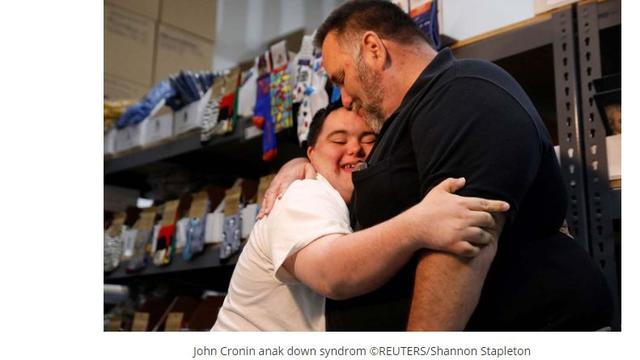 John Cronin, penyandang disabilitas autisme yang berhasil mendirikan sebuah bisnis dan menyediakan lapangan pekerjaan