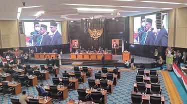 Dewan Perwakilan Rakyat Daerah (DPRD) DKI Jakarta gelar rapat paripurna dengan agenda pelantikan anggota baru pergantian antar waktu (PAW) dari Fraksi Partai Amanat Nasional (PAN) pada hari ini, Selasa (2/8/2022)(Liputan6.com/Winda Nelfira)