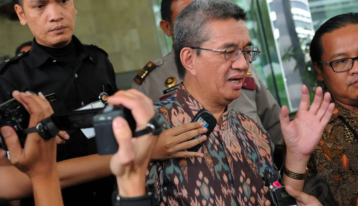 Tenaga Ahli Bidang Pengendali Operasi SKK Migas Gerhard Marten Rumeser mendatangi Gedung KPK, Jakarta, Kamis (22/5/14). (Liputan6.com/Faisal R Syam)