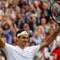 Ekspresi kegembiraan Roger Federer setelah mengalahkan Tomas Berdych pada semifinal Wimbledon 2017, Jumat (14/7/2017). (AP Photo/Alastair Grant)