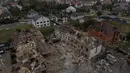 Otoritas Ukraina pada Minggu 28 September 2025 mengatakan bahwa serangan udara Rusia yang terjadi Sabtu (27/9) malam waktu setempat di Kyiv menewaskan sedikitnya empat orang, termasuk seorang gadis berusia 12 tahun. (Roman PILIPEY/AFP)