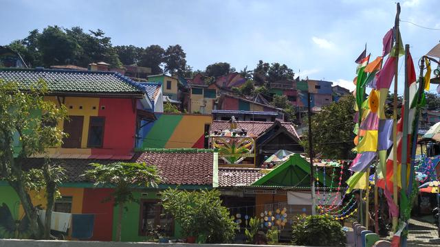 Sensasi Rekreasi Unik di Kampung Pelangi Kota Semarang ...