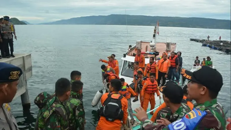 KM Sinar Bangun tenggelam di Danau Toba