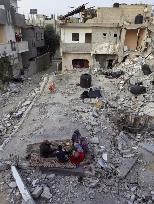 <p>Warga Palestina di Gaza dibayangi ancaman serangan peperangan antara Israel dan Hamas serta sejumlah krisis. (Foto: AFP)</p>