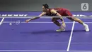 Pebulu tangkis tunggal putra Indonesia, Jonatan Christie saat bertanding melawan wakil Singapura Jia Heng Jason Teh dalam babak 32 besar Indonesia Open 2025 di Istora Senayan, kompleks Gelora Bung Karno, Jakarta, Selasa (3/6/2025) sore WIB. (Liputan6.com/Herman Zakharia)