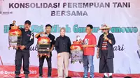 Warga Bantul Serahkan 3 Burung kepada Atikoh, Wujud Doa Ganjar Presiden
