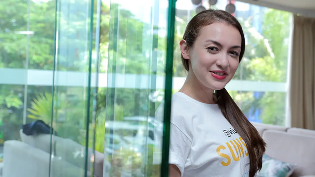 [Bintang] Rianti Cartwright