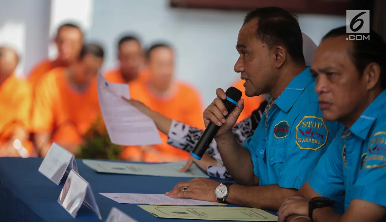 Kepala BNN Komjen Pol Heru Winarko memberi keterangan saat rilis pemusnahan barang bukti sabu di Kantor BNN, Jakarta, Jumat (10/5/2019). Sabu yang dimusnahkaan merupakan sitaan dari enam kasus berbeda. (Liputan6.com/Faizal Fanani)