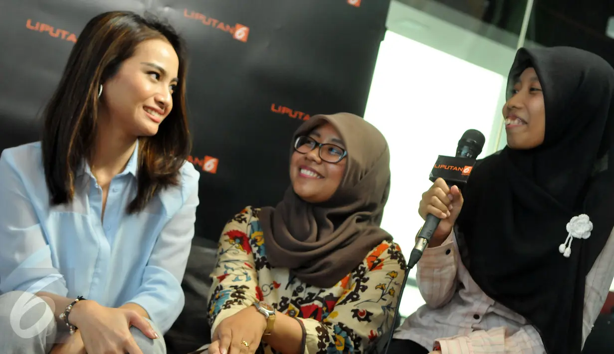 Aktris cantik Acha Septriasa begitu hangat menyapa para penggemar setianya dalam acara 'Ngedate Bareng Artis' di kantor redaksi Liputan6.com, SCTV Tower, Jakarta, Kamis (9/7/2015). (Liputan6.com/Panji Diksana)
