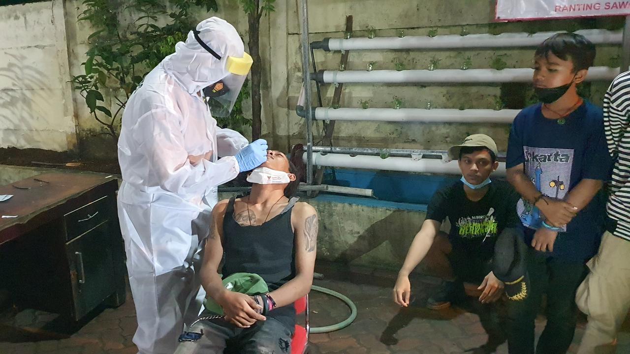 Tes usap pengunjung kafe dan warkop di Depok