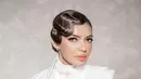 Gaya penampilan Najwa Shihab satu ini juga sukses membuat pangling netizen. Dirinya pun tampil dlama balutan busana muslim dengan makeup serta gaya rambut begitu berbeda dibandingkan biasanya. (Liputan6.com/IG/@riomotret)