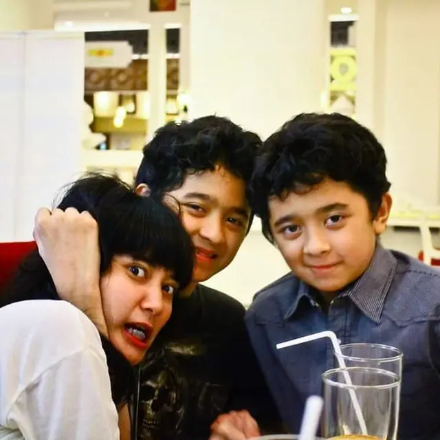 6 Potret Transformasi Mantan Artis Cilik Si Kembar Nakula Sadewa, Bikin Pangling